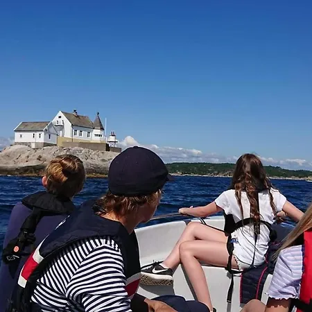 Idyllisk Perle Med Privat Sandstrand I Hjertet Av Sorlandet Mm *
