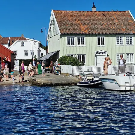 Idyllisk Perle Med Privat Sandstrand I Hjertet Av Sorlandet Mm